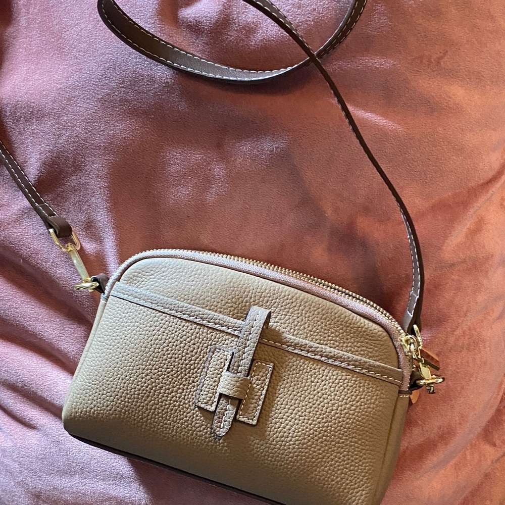 Elegant Tan Crossbody Bag